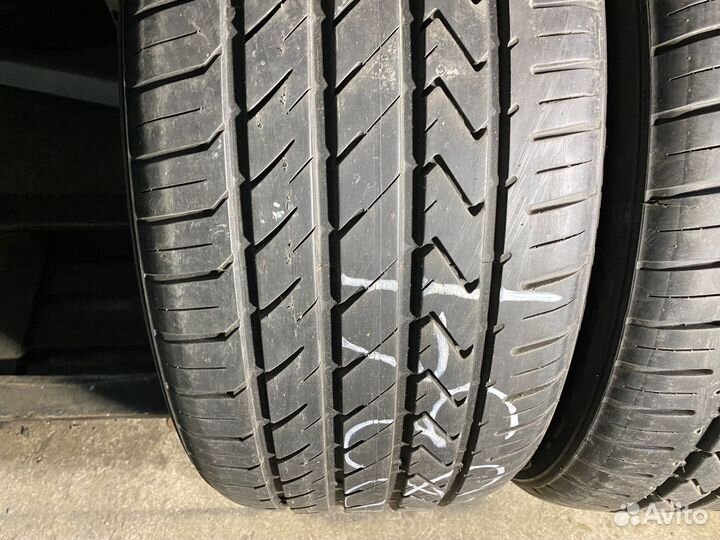 Lexani LX-Twenty 285/40 R22 110V