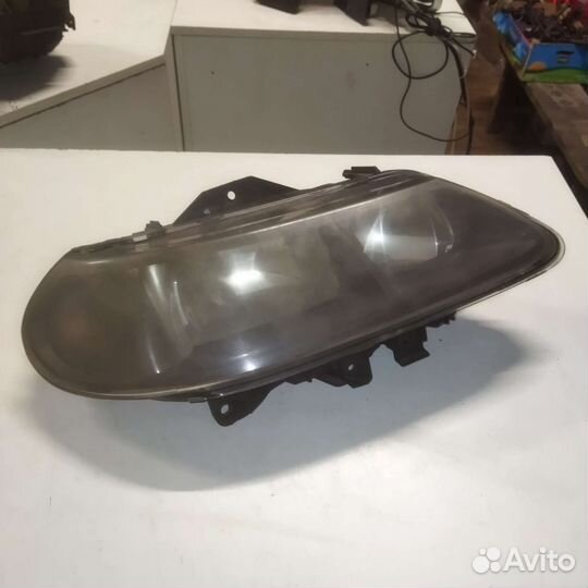 Фара правая Renault Laguna 1