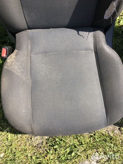 Передние сиденья Ford Focus 1