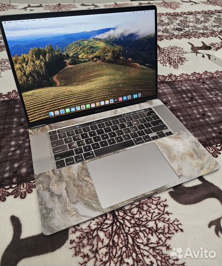 MacBook Pro 16