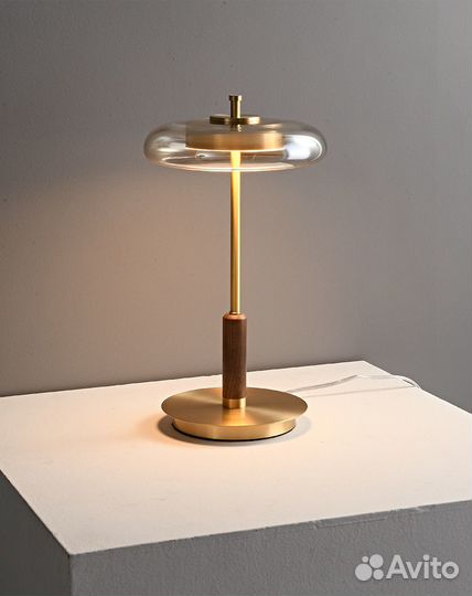Лампа настольная
