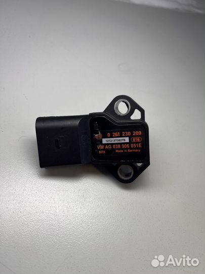 Датчик абсолютного давления VAG 038906051E