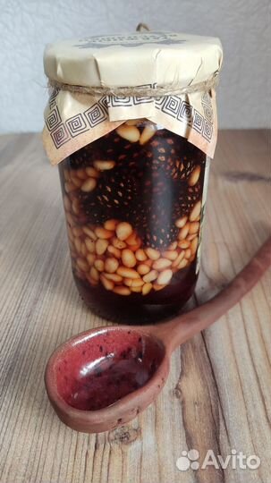 Варенье из сосновых шишек с кедровым орехом