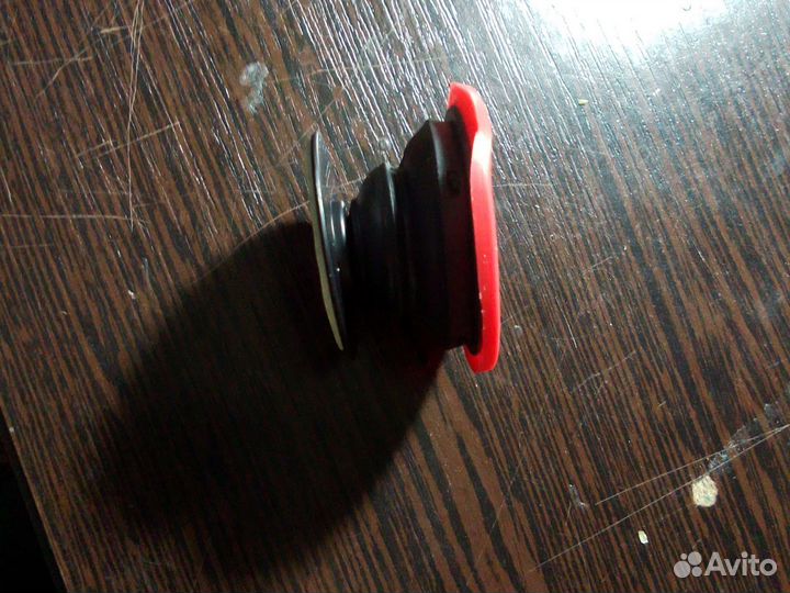 Поп сокет в виде щита капитана Америки