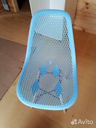 Стул Eames. Новый, для улицы