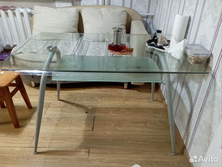 Кухонный стол