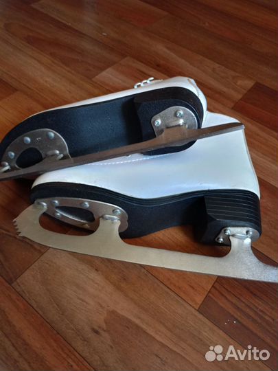 Коньки фигурные