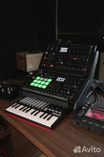 Стойка стенд для Elektron Analog Four Rytm MK II