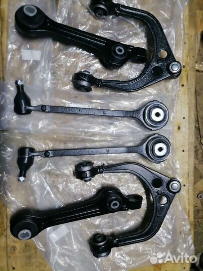 Комплект рычагов перед Dodge Challenger LC