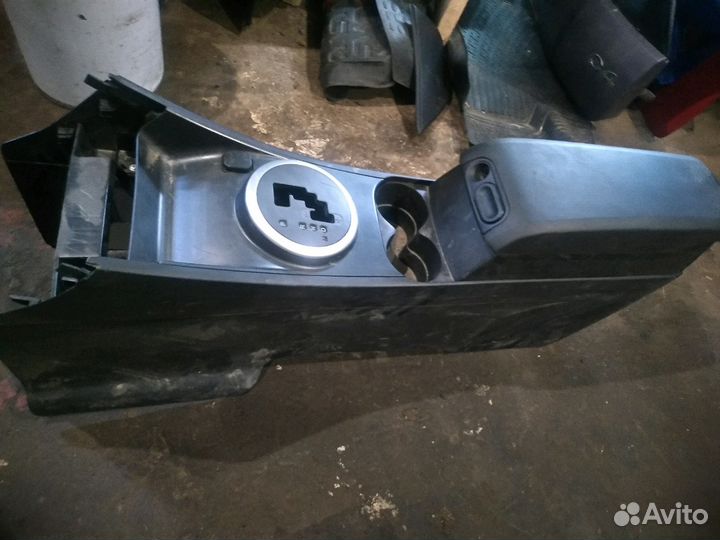 Подлокотник Mazda cx-7 2008 год