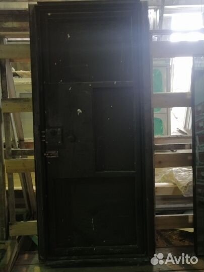 Дверь входная металлическая