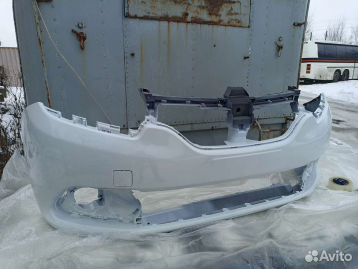 Рено Logan 2 бампер передний белый Логан