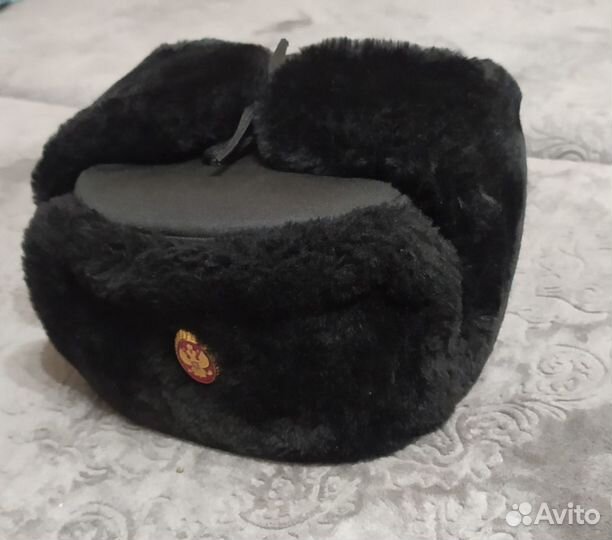 Мужская шапка с какардой (меховая, новая)