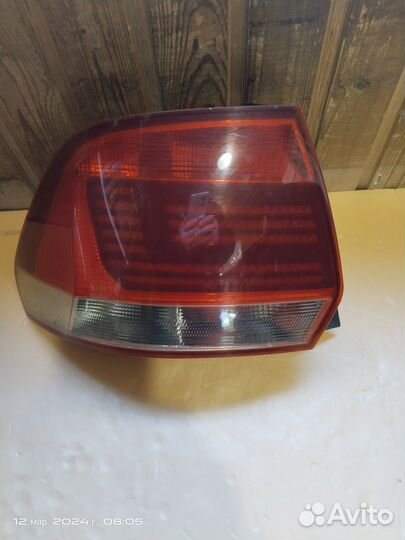 Задний левый фонарь на Фольксваген Поло седан