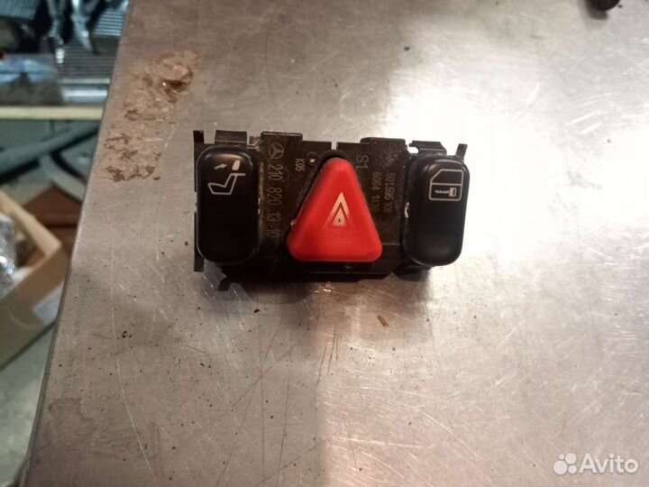 Кнопки подогрева сидений Mercedes W210