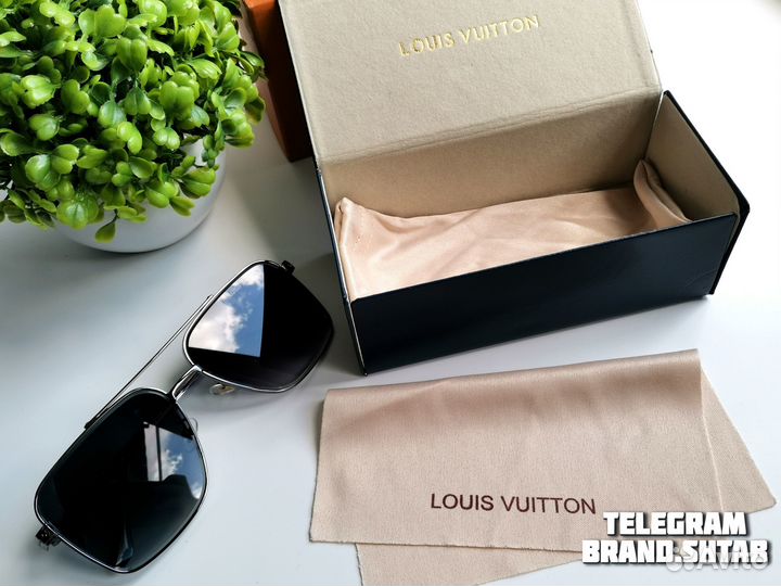Очки солнцезащитные Louis Vuitton