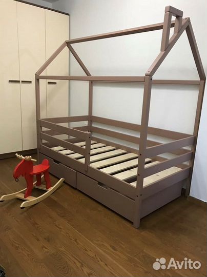 Детская кровать домик