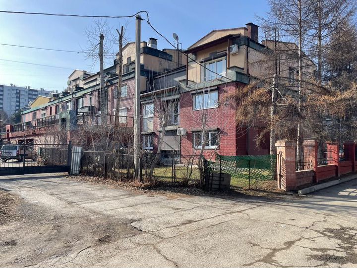 Дом 199,8 м² на участке 1 сот.