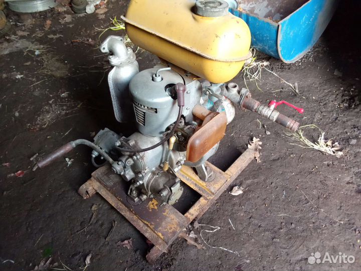 Помпа для воды бензиновая