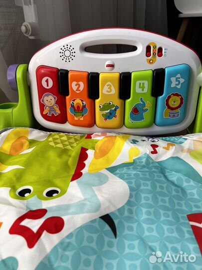Развивающий коврик с пианино Fisher price