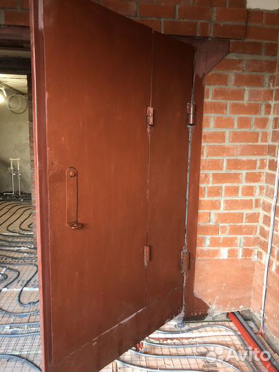 Двери металлические гаражные