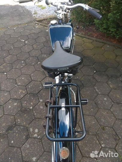 Ретро мотоцикл дамский