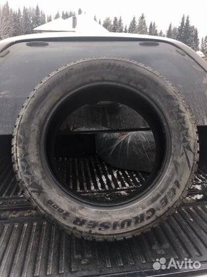Bridgestone Ice Cruiser 7000 215/60 R17 100T