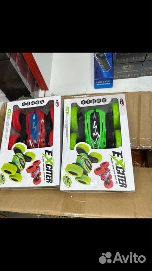 Игрушечная машина с пультом