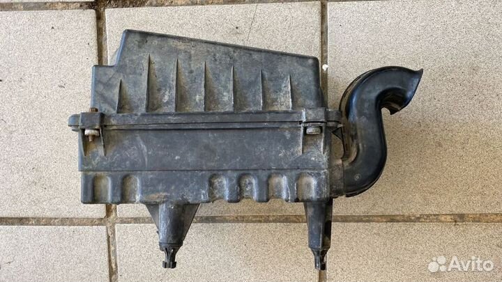 Корпус воздушного фильтра Ford Focus 1