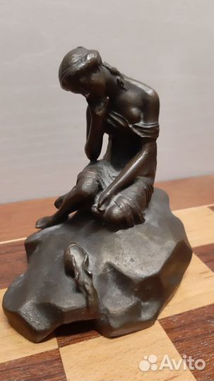 Молочница,Девушка с кувшином.Силуминь