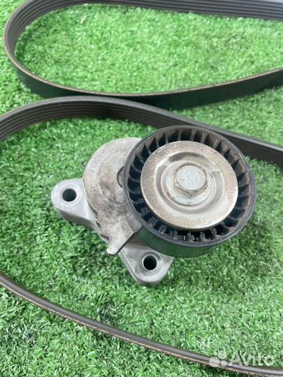 Ролик обводной навесного оборудования Mitsubishi