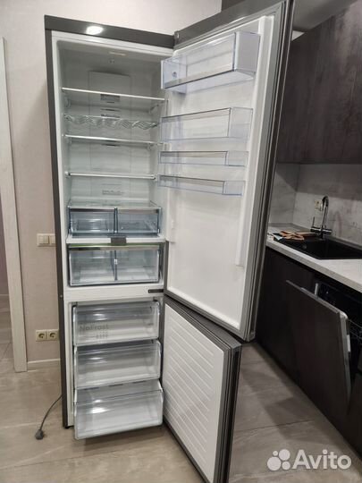 Холодильник Bosch KGN39AI32R