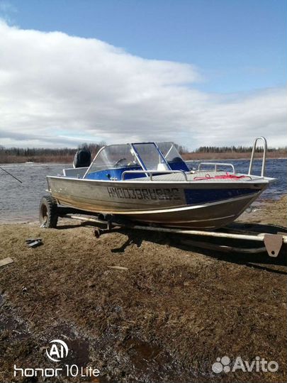 Продам лодку с мотором