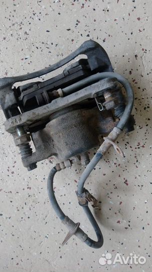 Супорт тормозной передний Хонда Рафага