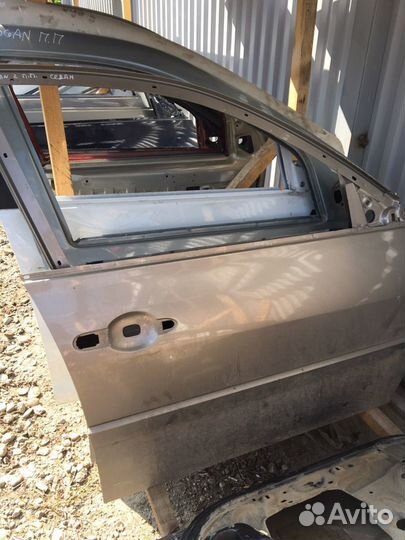 Дверь передняя правая Рено Флюенс