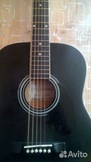Акустическая гитара