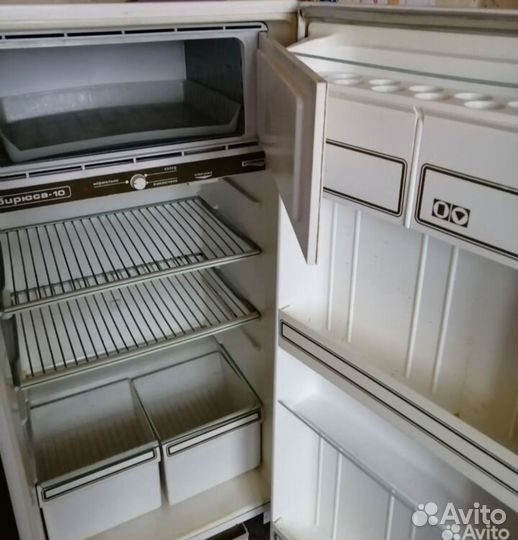 Холодильник Бирюса