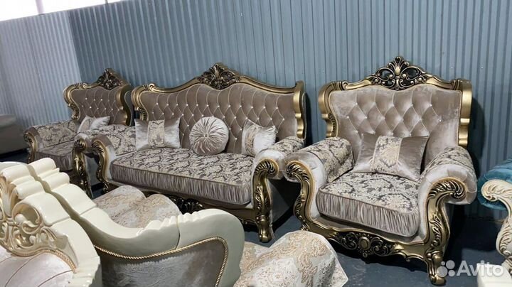 Диван с креслами