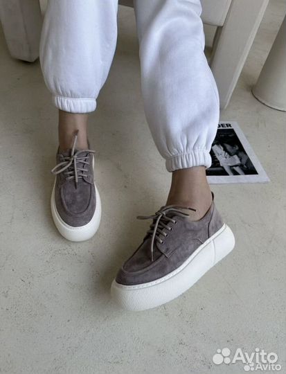 Замшевые кеды женские 2025