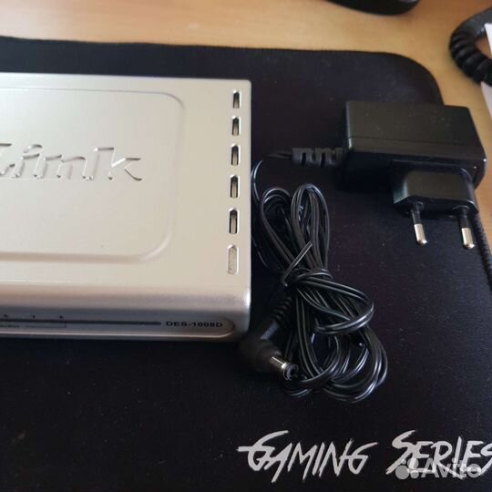 Коммутатор D-Llink DES-1008D на 8 портов