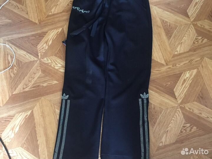 Женский спортивный костюм