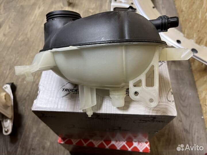 Mercedes W205 W213 расширительный бачок