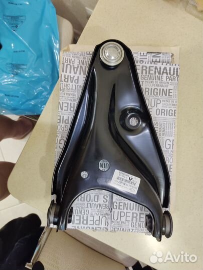 Рычаг подвески левый для автомобиля Рено Логан