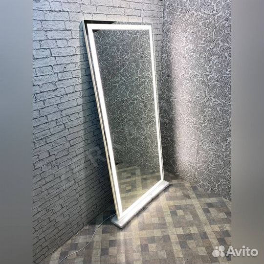 Зеркало с LED подсветкой