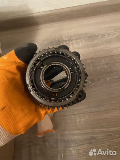 Синхронизатор первой и второй передачи приора