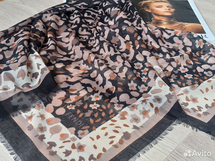 Платок Батист Модал Fendi бежевый лёгкий новый