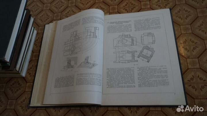 Каменев В.И. Курс машиностроительного черчения. М