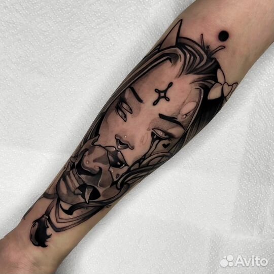 Тату мастер в стиле абстракция