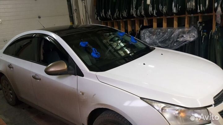 Лобовое стекло Шевроле Круз. Магазин автостекол