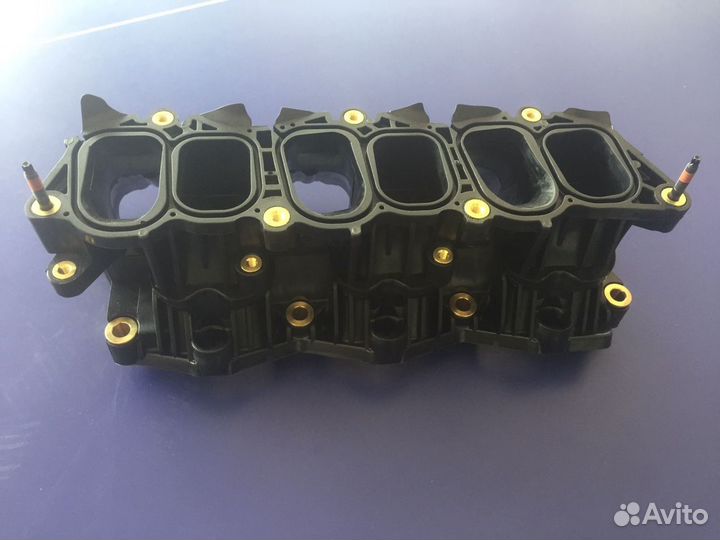 Впускной коллектор двигателя Hyundai Kia